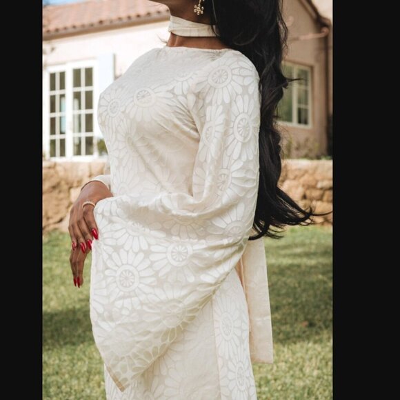 Show Me Your Mumu Sarah Dress in Cream Daisy Burnout - Picture 4 of 13